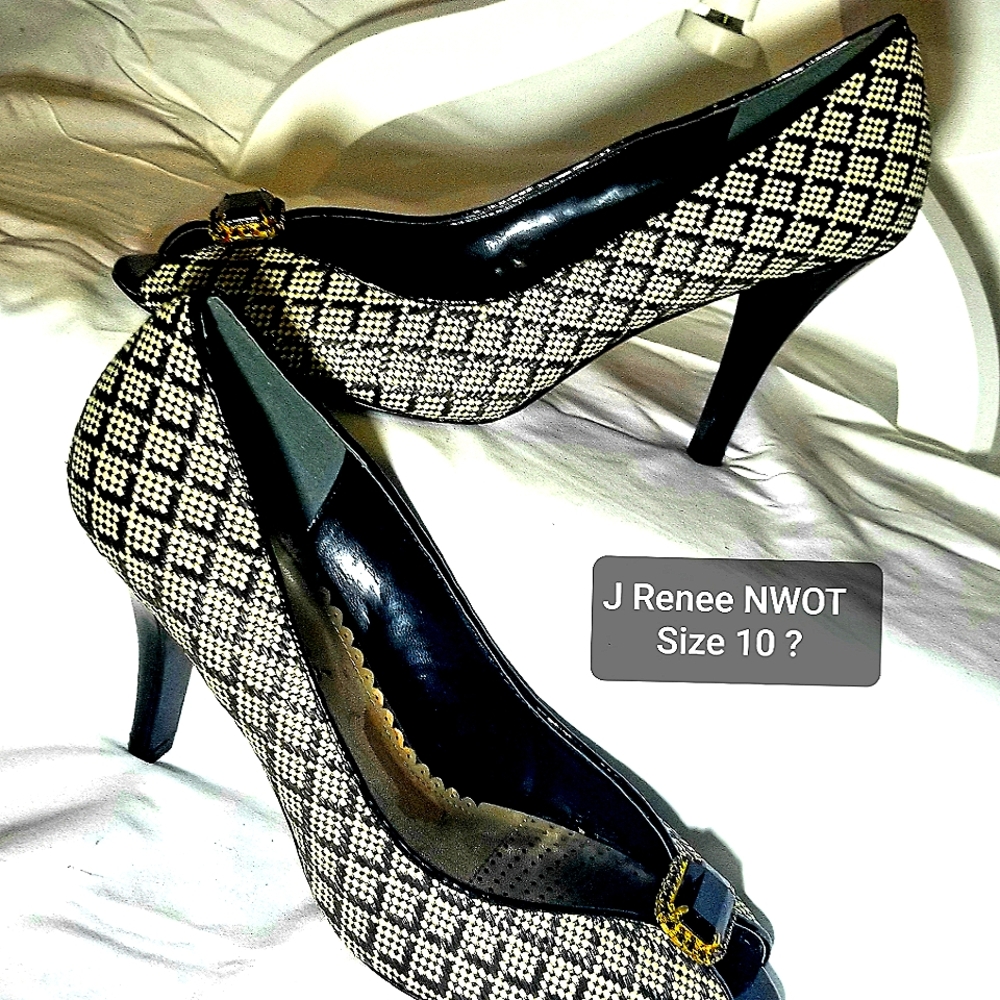 J Renee MONA II shoes NWOT Size 10